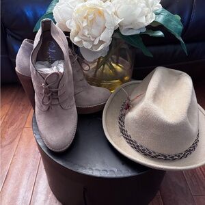 Stetson Fedora with White Interior and Brown Leather Interior. Size 7 3/8